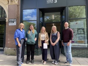 Creative pop-ups breathe new life into Llanelli’s YMCA / Siopau sionc creadigol yn bywlogi YMCA Llanelli